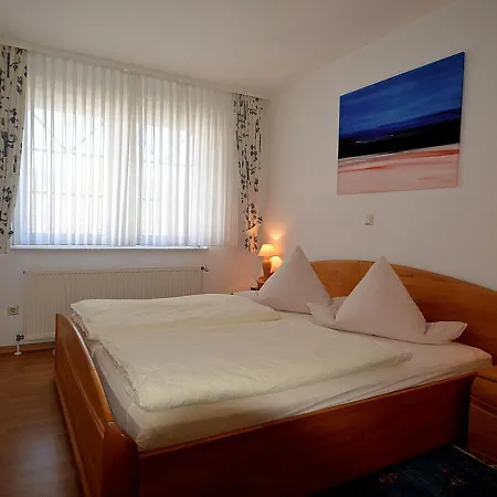 Haus Sanderling Wattlaeufer * 于斯德